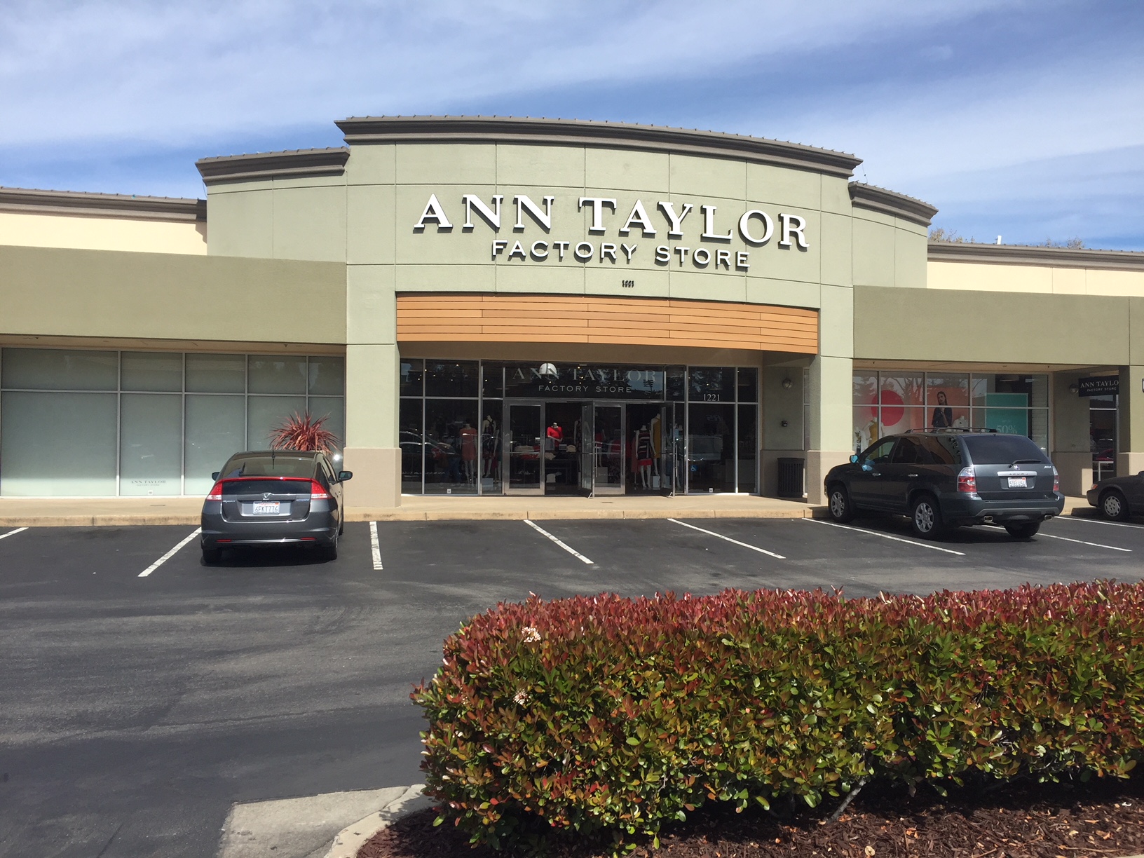 Valley Fair – URW Retail Delivery